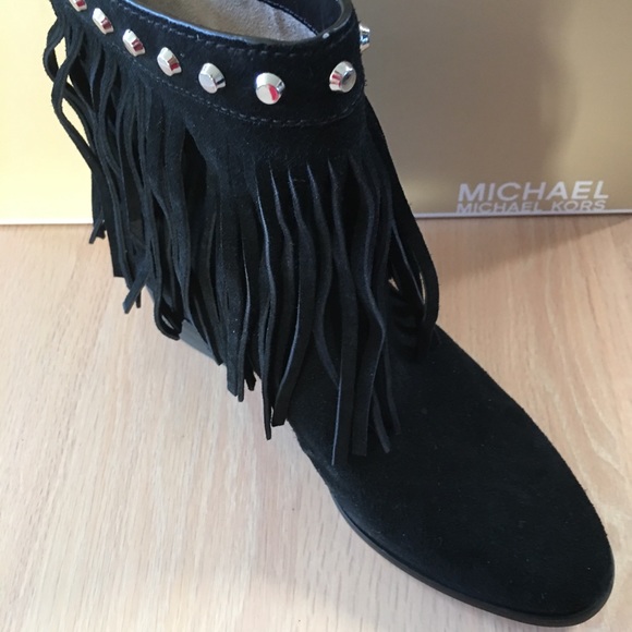Black Suede Studded Boots Billy Low Heel Fringe Michael Michael Kors Size 7 New - Picture 4 of 8